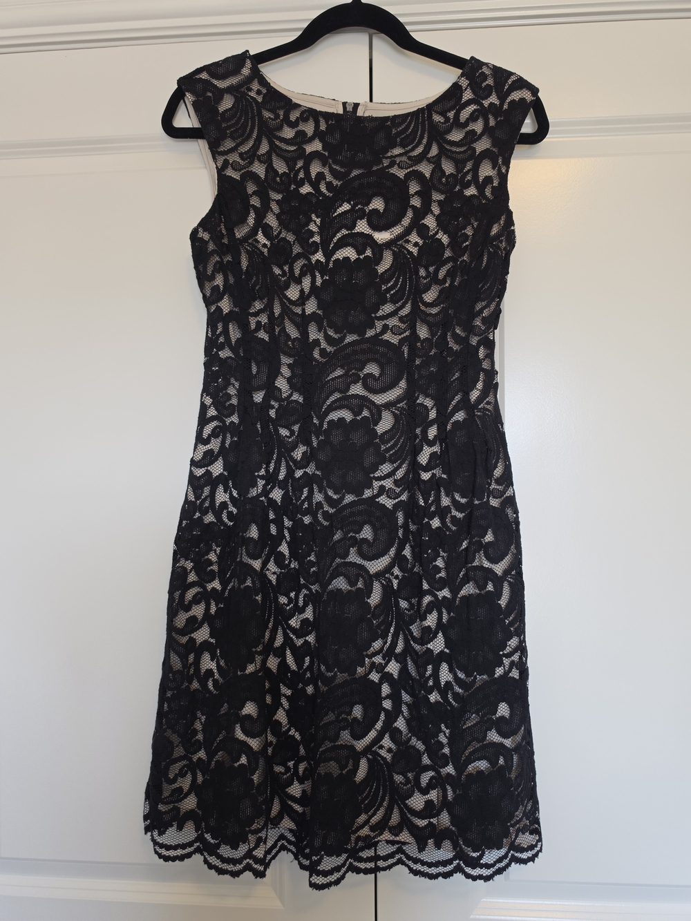 VINCE CAMUTO BLACK LACE FIT & FLARE DRESS SIZE 6 LINED COCKTAIL MIDI